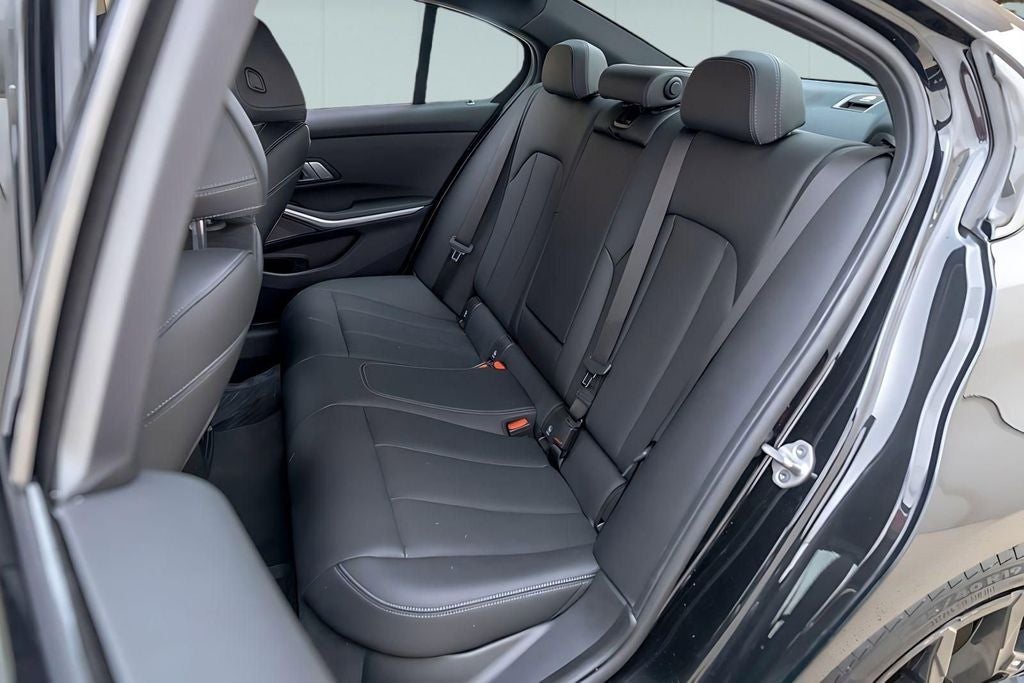 2025 BMW 3 Series 330i xDrive