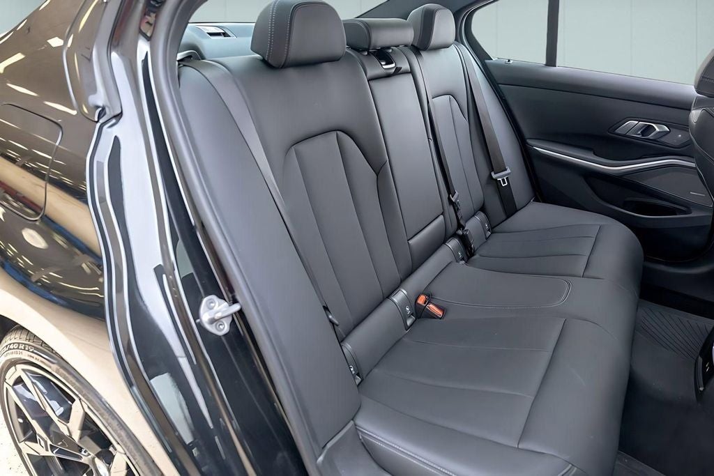 2025 BMW 3 Series 330i xDrive