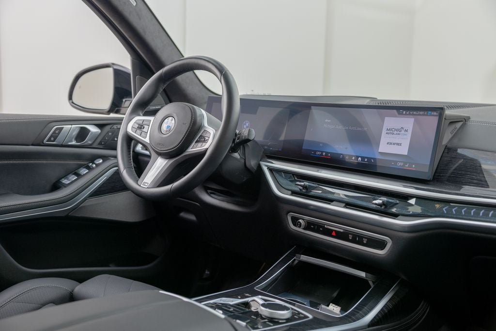 2025 BMW X7 xDrive40i