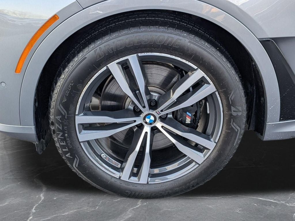 2025 BMW X7 M60i