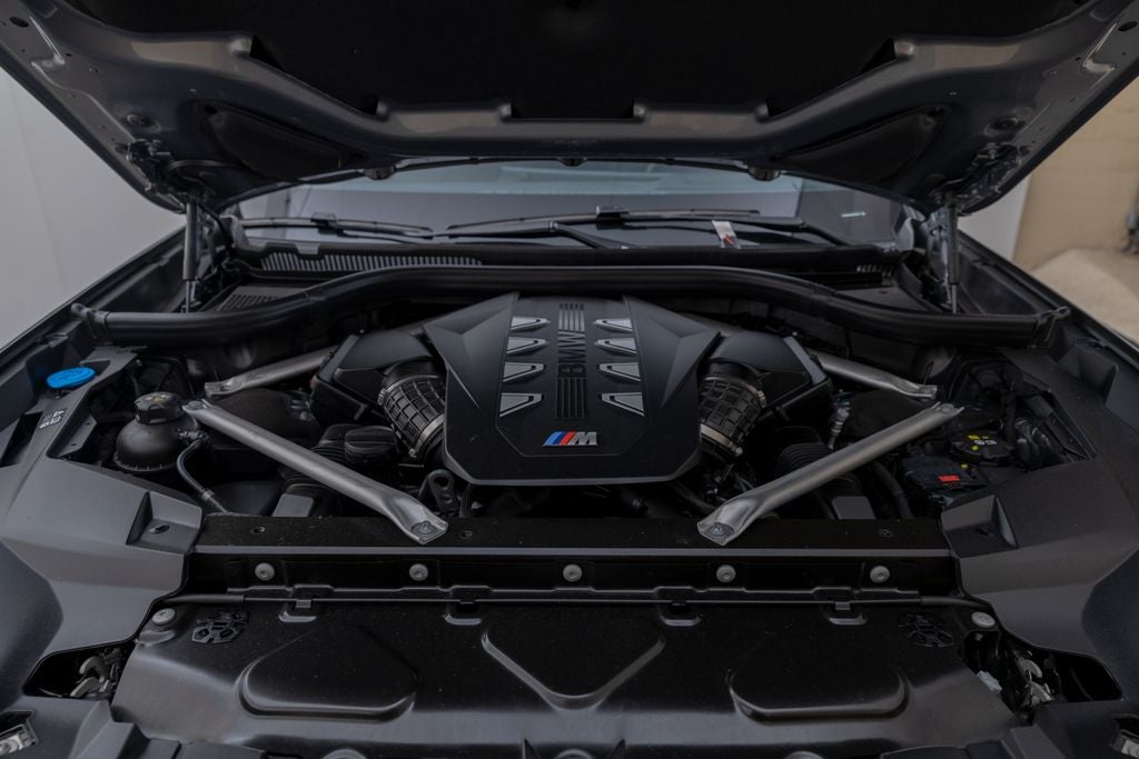 2025 BMW X7 M60i