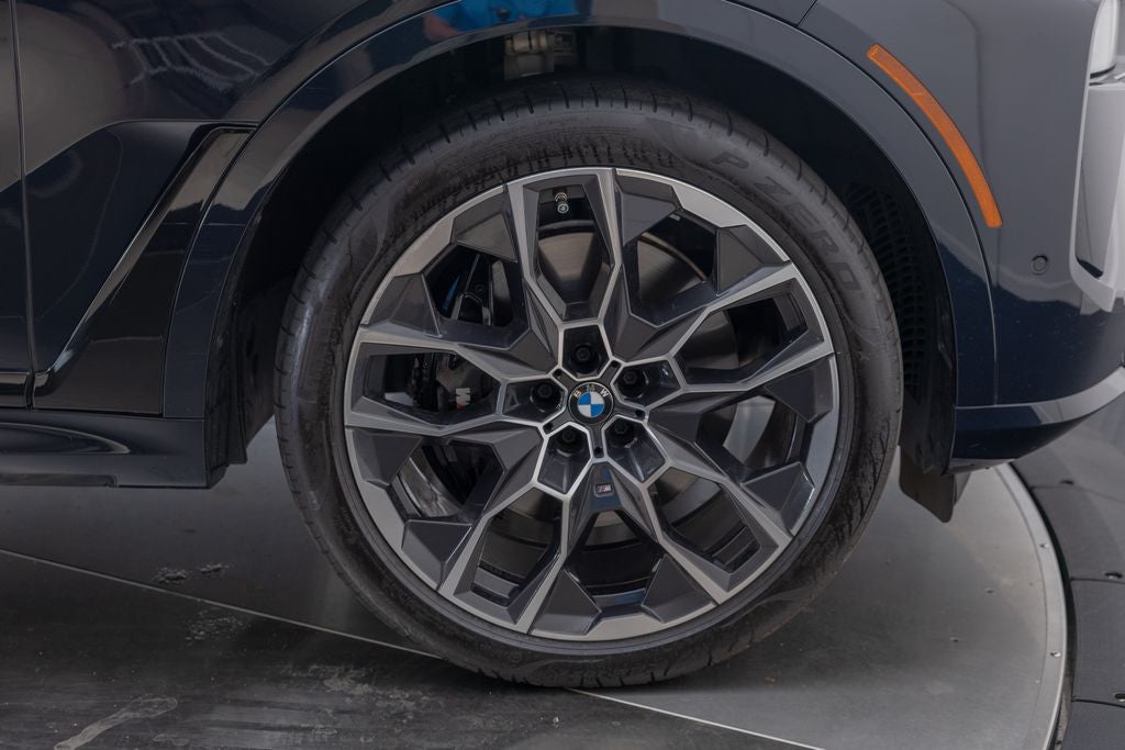 2025 BMW X7 M60i