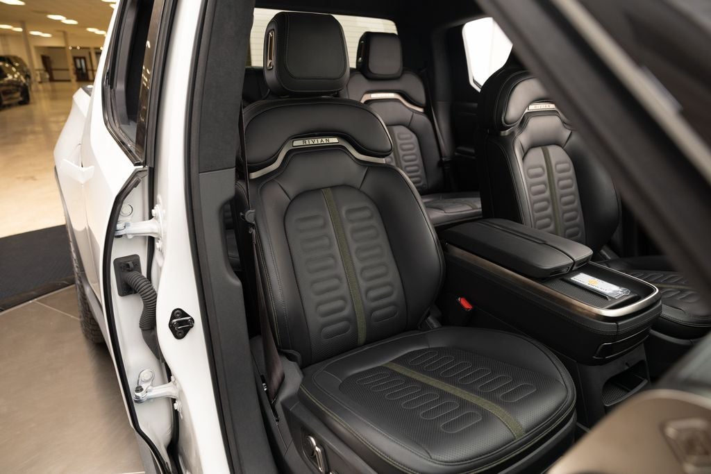 2025 Rivian R1T Adventure Dual Motor Standard Pack