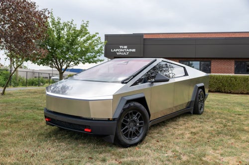 2025 Tesla Cybertruck Long Range