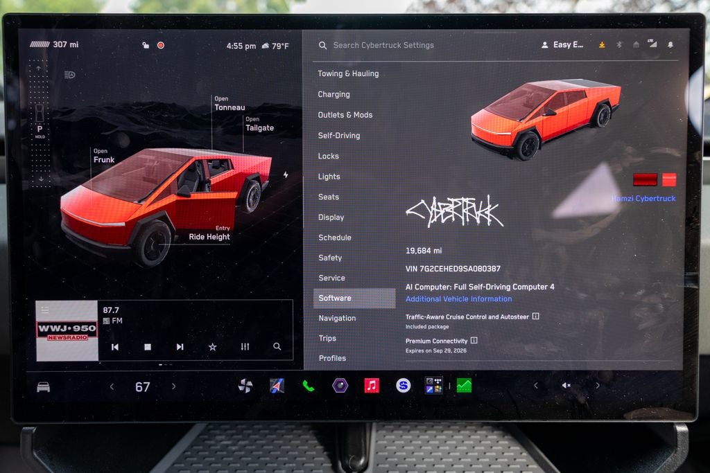2025 Tesla Cybertruck Long Range