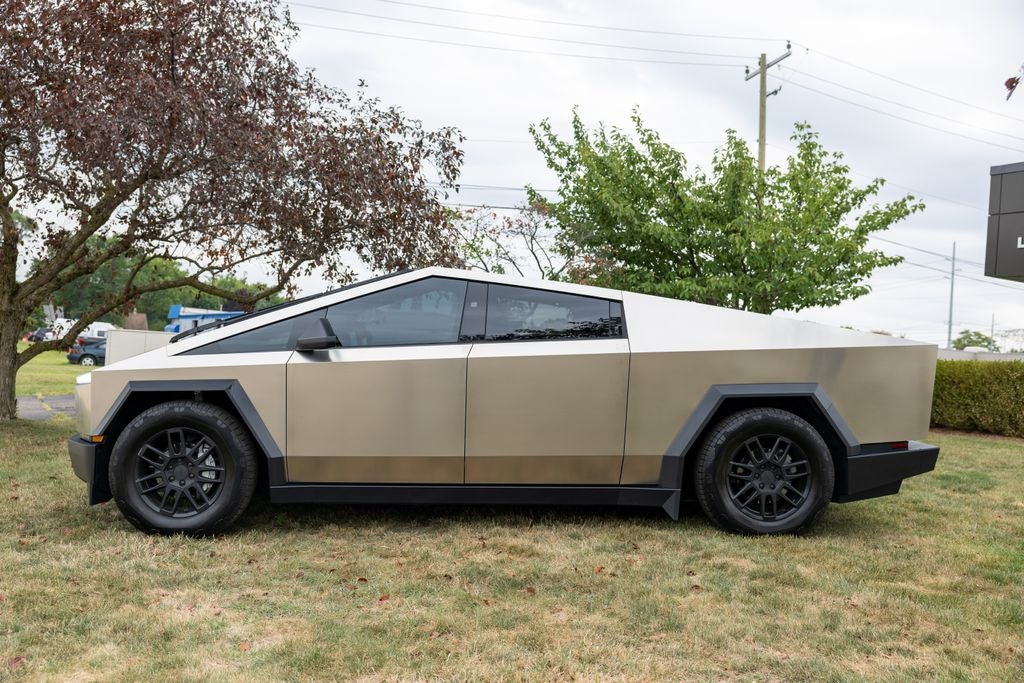 2025 Tesla Cybertruck Long Range