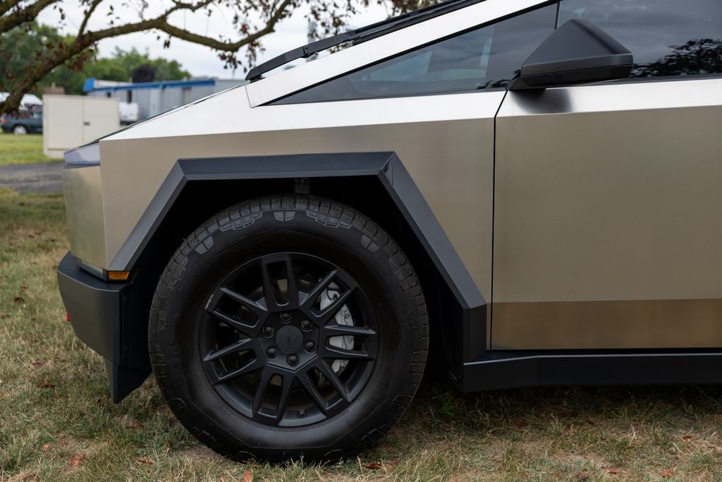 2025 Tesla Cybertruck Long Range