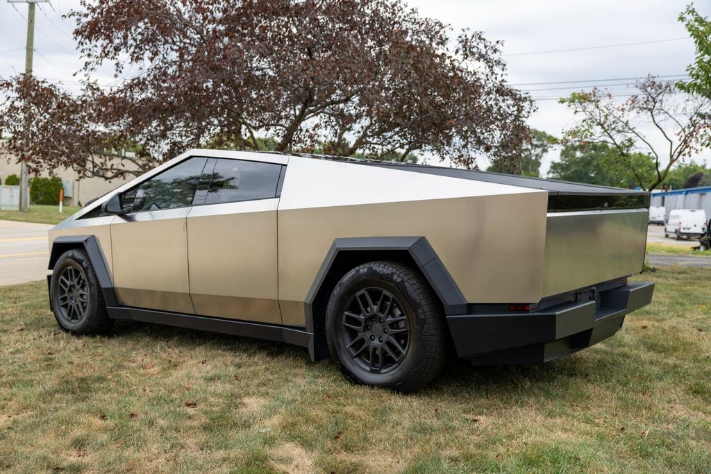 2025 Tesla Cybertruck Long Range