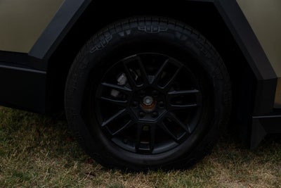 2025 Tesla Cybertruck Long Range