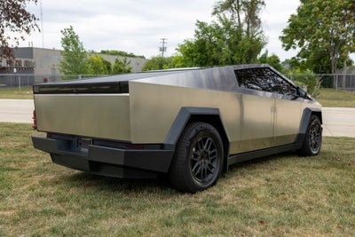 2025 Tesla Cybertruck Long Range