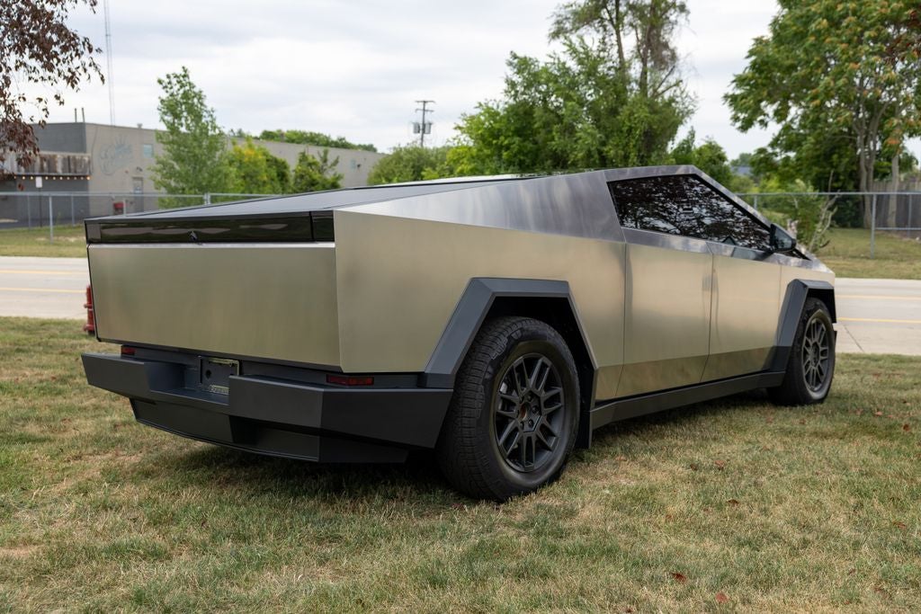 2025 Tesla Cybertruck Long Range