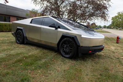 2025 Tesla Cybertruck Long Range
