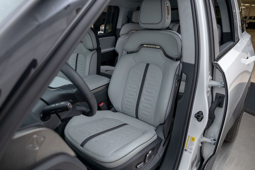2025 Rivian R1S Adventure Dual Motor Standard Pack