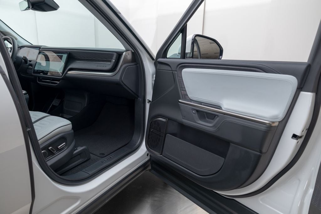 2025 Rivian R1S Adventure Dual Motor Standard Pack
