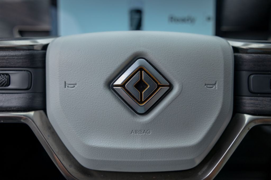 2025 Rivian R1S Adventure Dual Motor Standard Pack