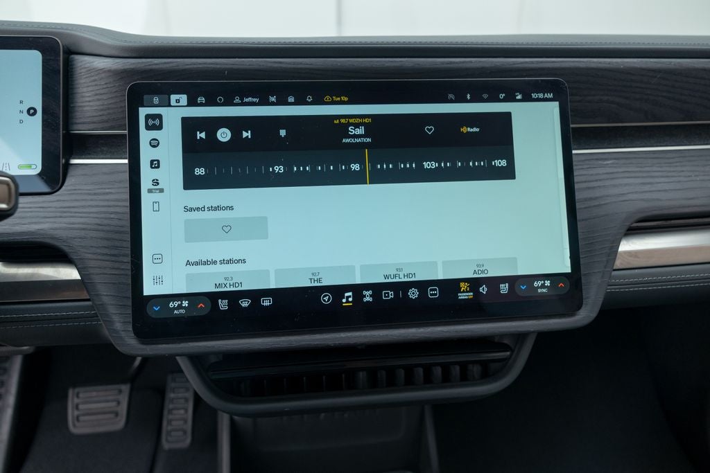 2025 Rivian R1S Adventure Dual Motor Standard Pack
