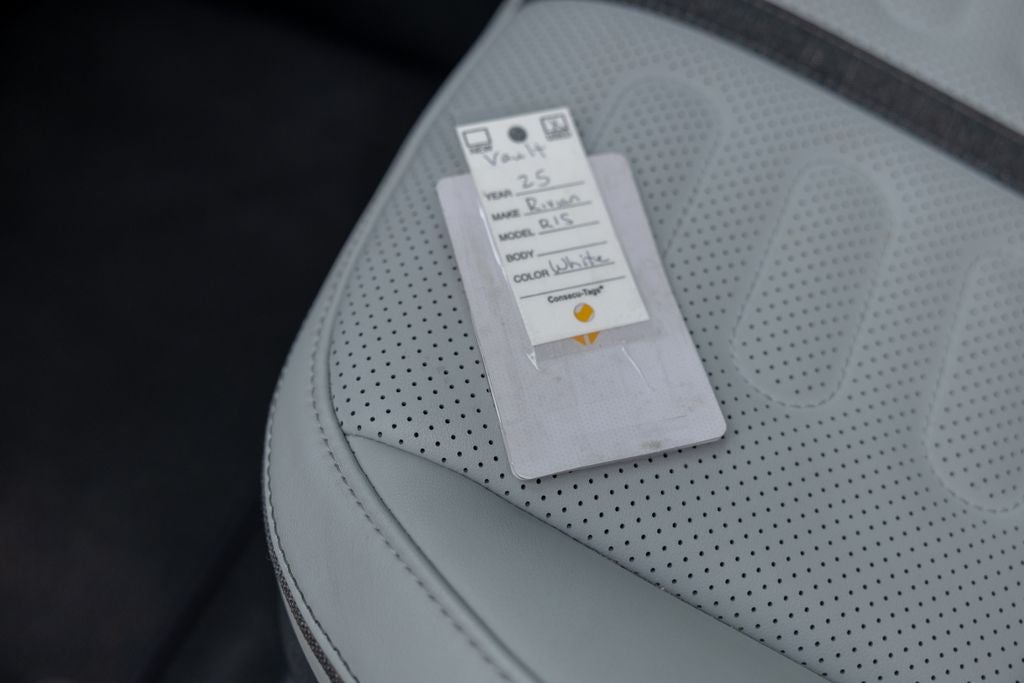 2025 Rivian R1S Adventure Dual Motor Standard Pack