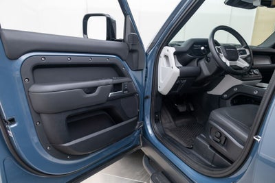 2025 Land Rover Defender 110 X-Dynamic SE