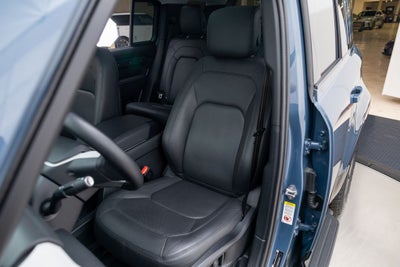 2025 Land Rover Defender 110 X-Dynamic SE