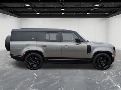 2023 Land Rover Defender 130 X-Dynamic SE