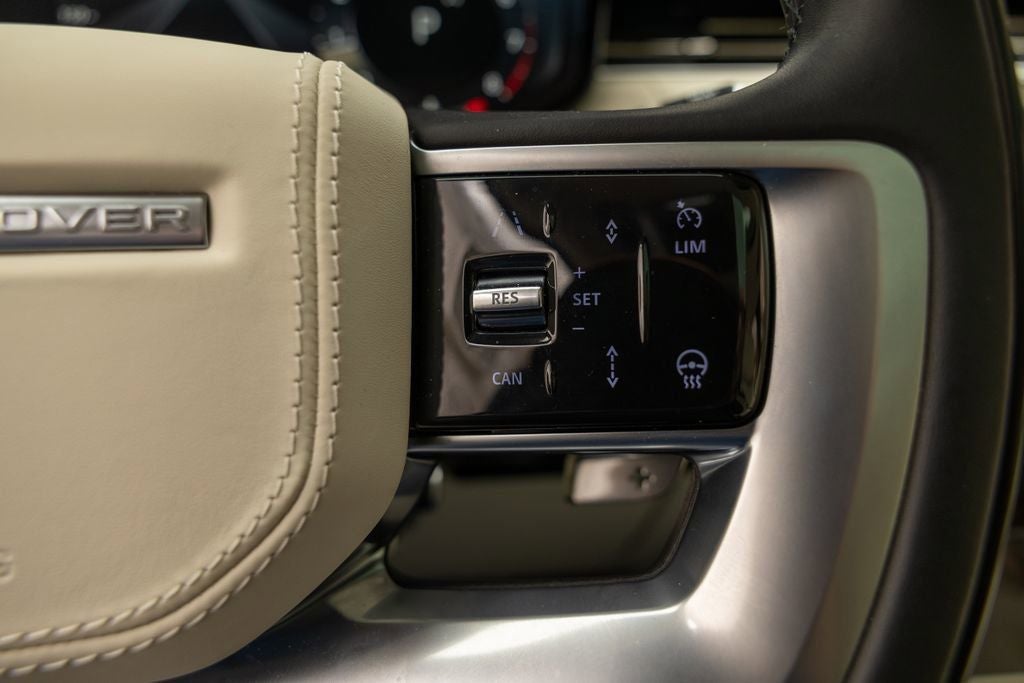 2025 Land Rover Range Rover SE