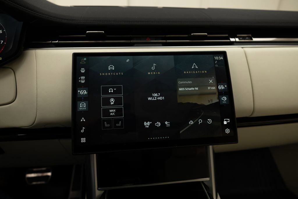 2025 Land Rover Range Rover SE