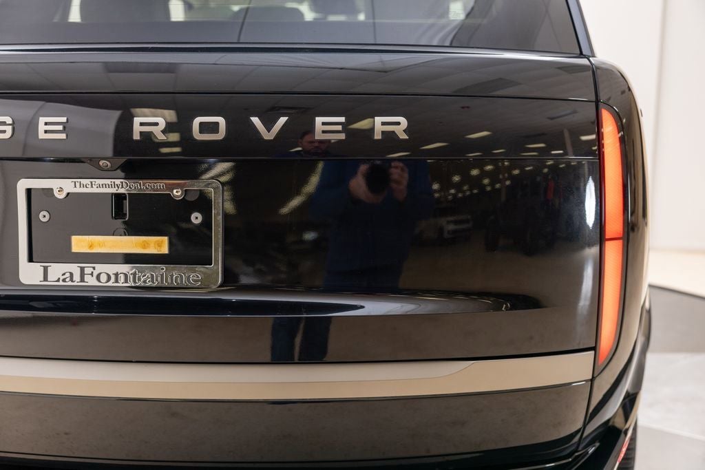 2025 Land Rover Range Rover SE