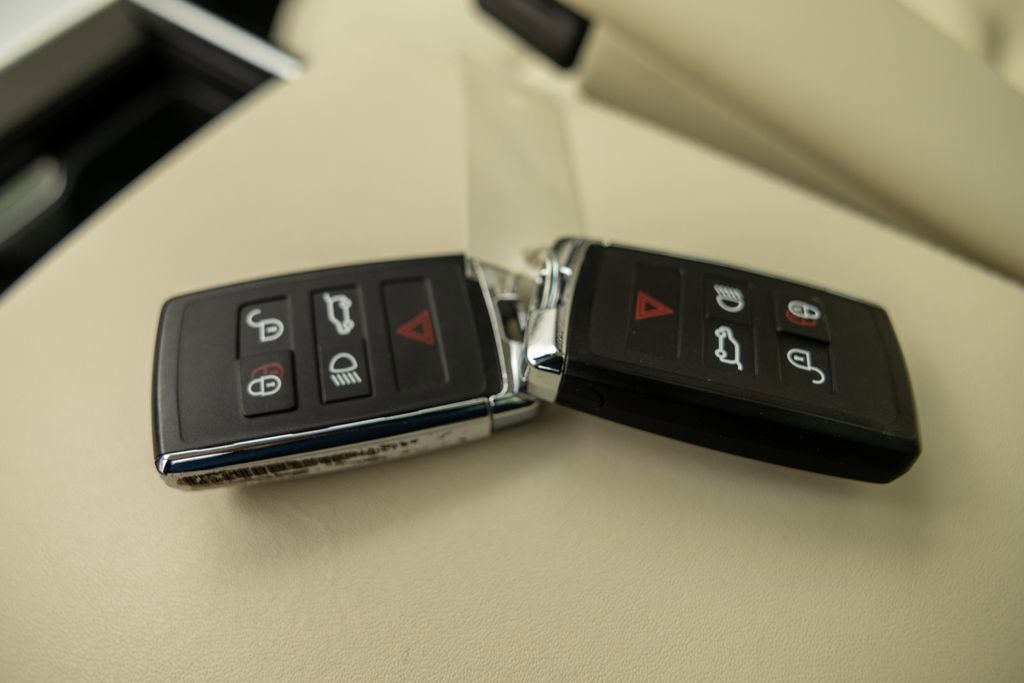 2025 Land Rover Range Rover SE