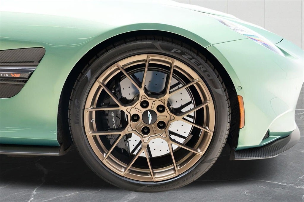 2025 Aston Martin Vanquish V12