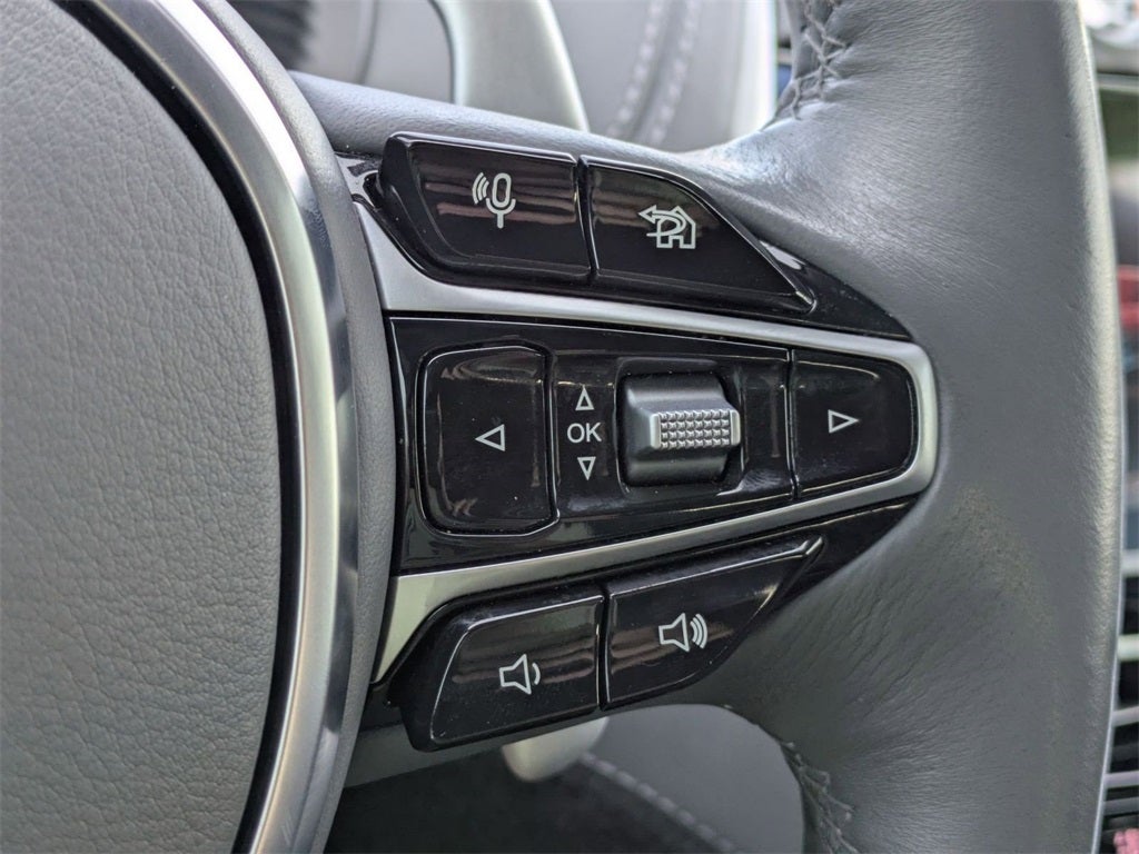 2021 Aston Martin DBX Base