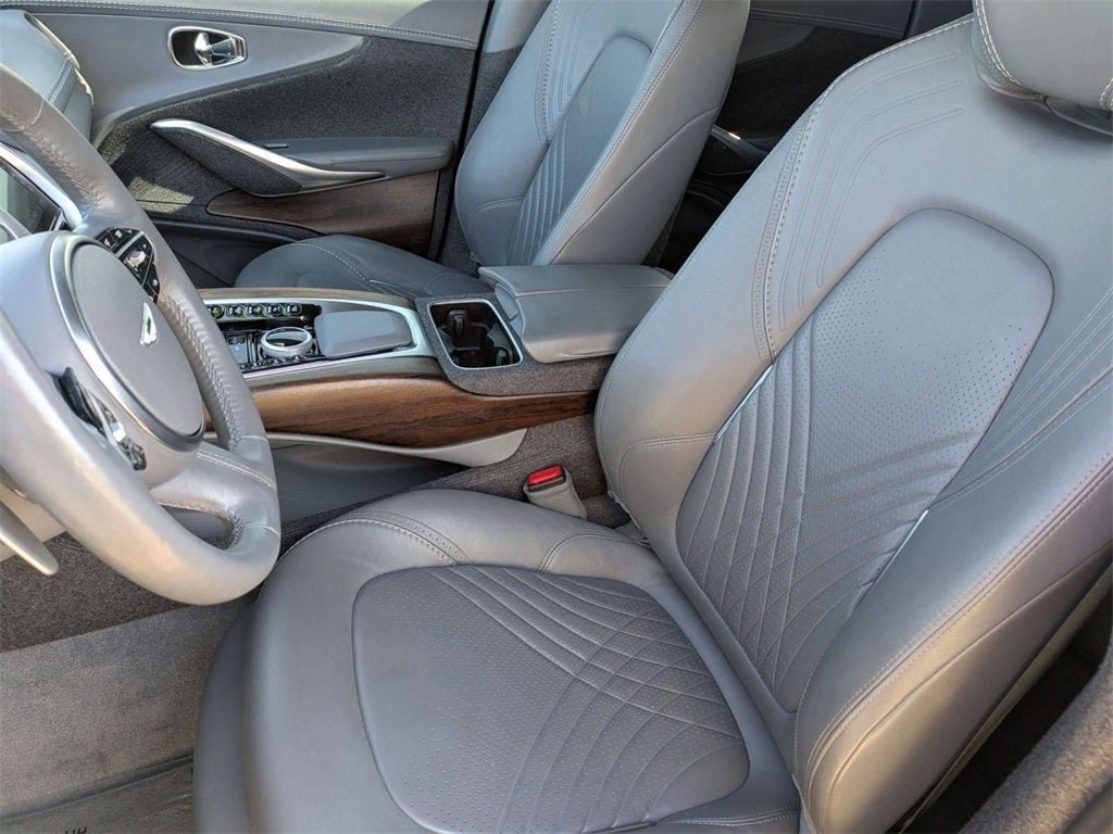 2021 Aston Martin DBX Base