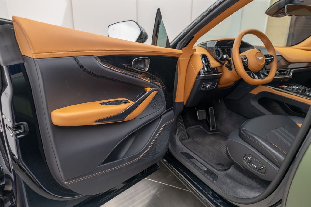 2025 Aston Martin DBX 707