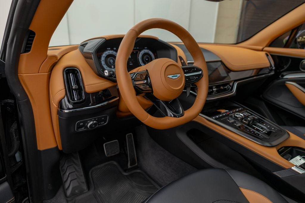 2025 Aston Martin DBX 707