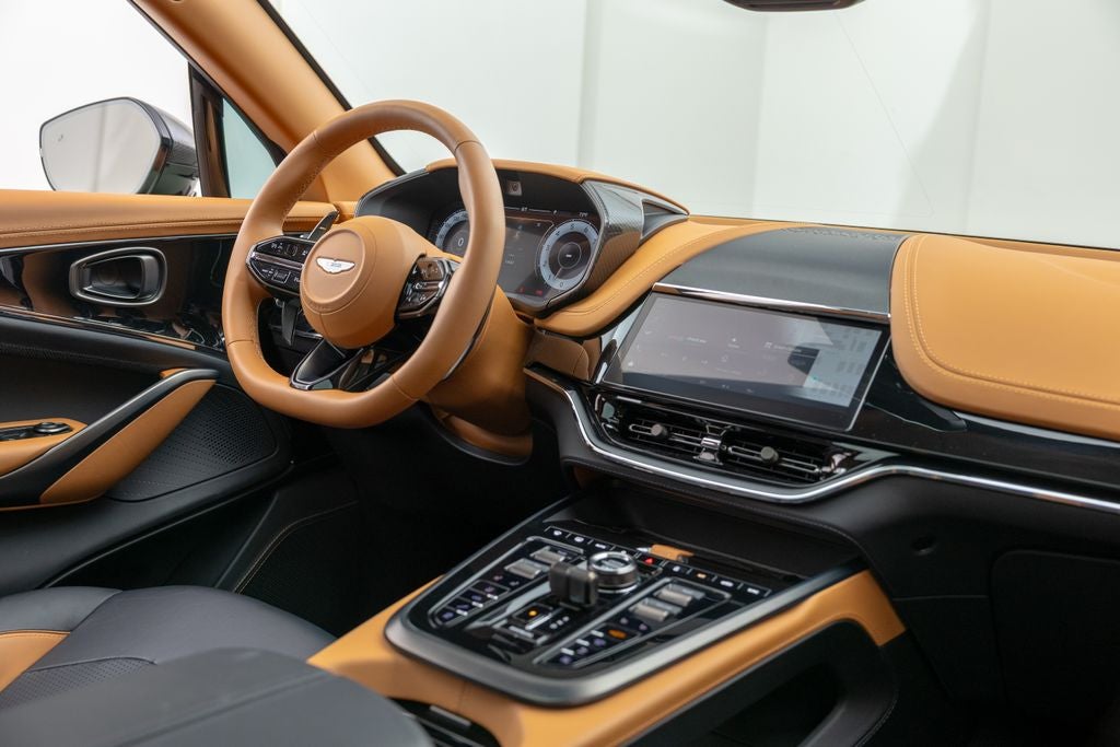 2025 Aston Martin DBX 707