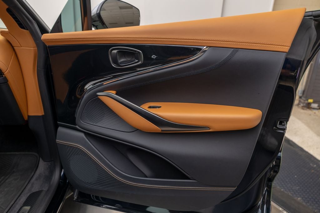 2025 Aston Martin DBX 707