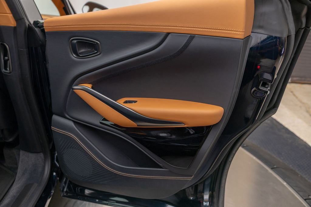 2025 Aston Martin DBX 707