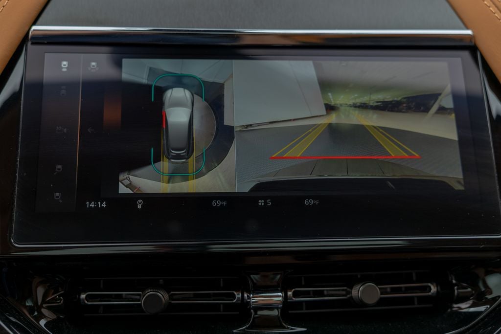 2025 Aston Martin DBX 707