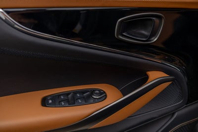 2025 Aston Martin DBX 707