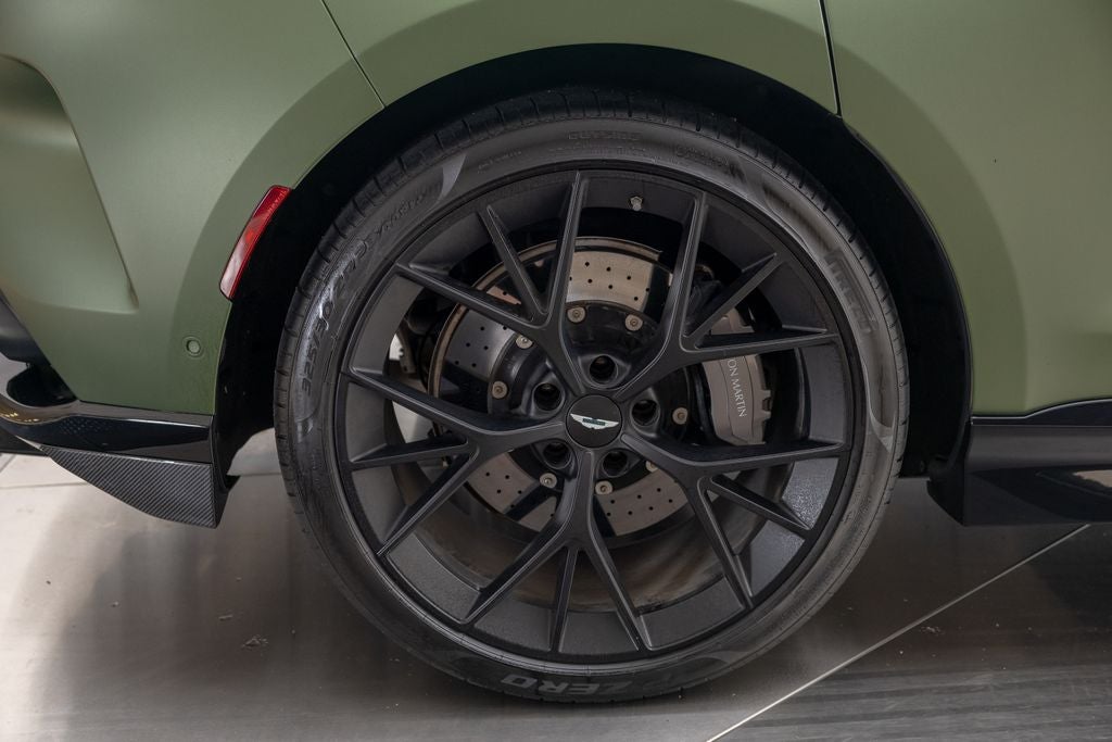 2025 Aston Martin DBX 707