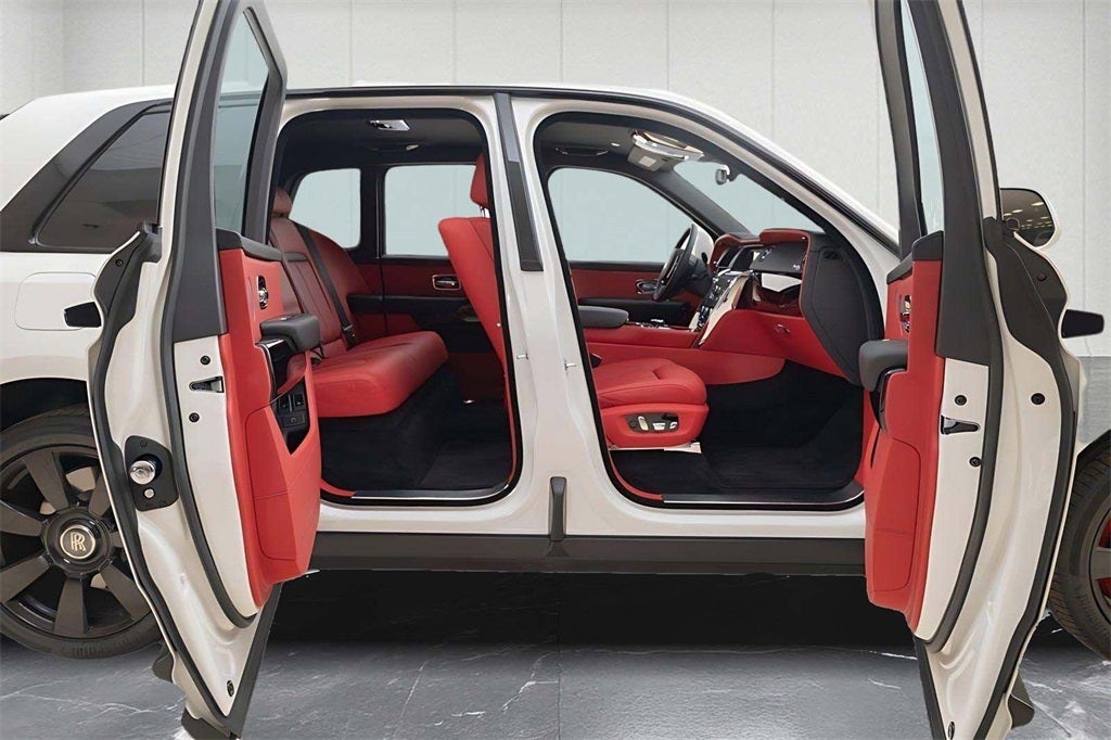 2023 Rolls-Royce Cullinan Base