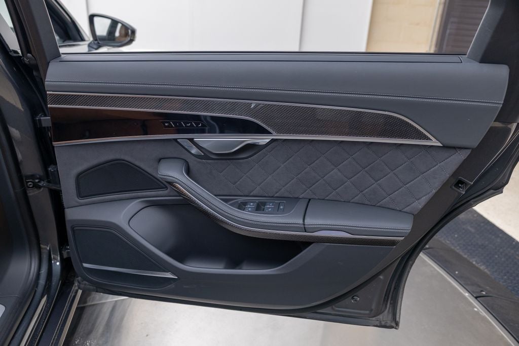 2025 Audi S8 4.0T quattro