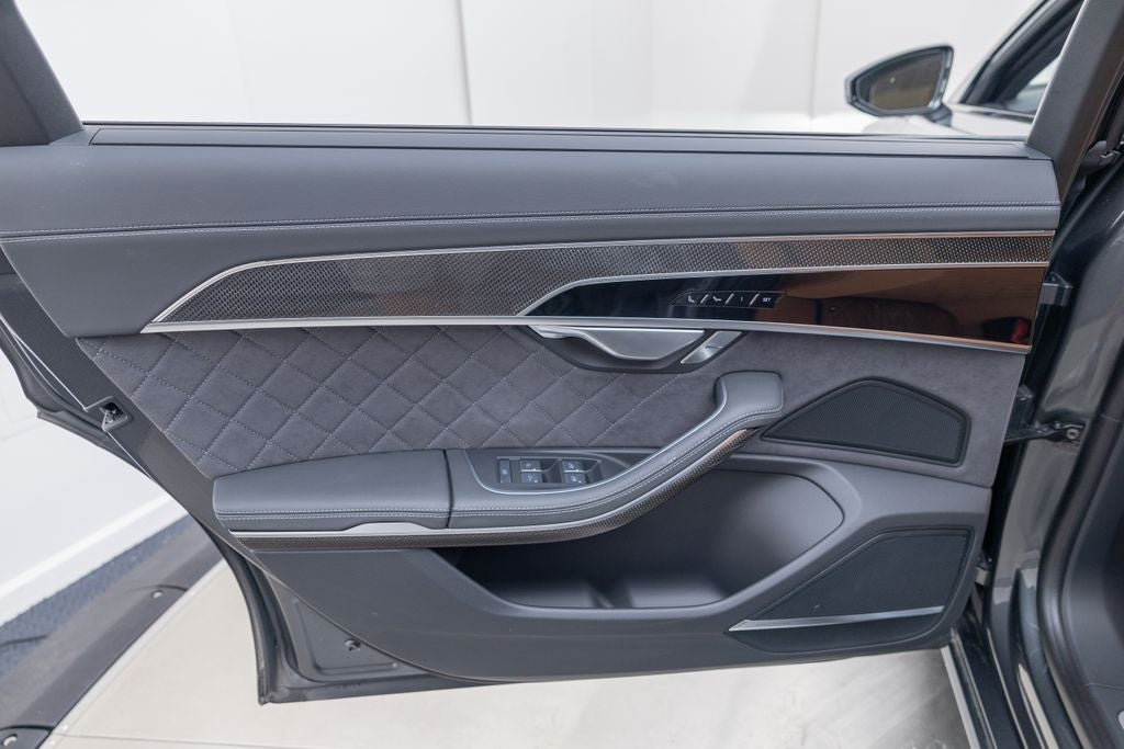 2025 Audi S8 4.0T quattro