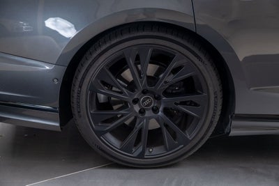 2025 Audi S8 4.0T quattro