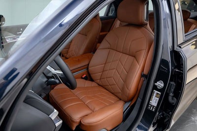 2025 BMW 7 Series 760i xDrive