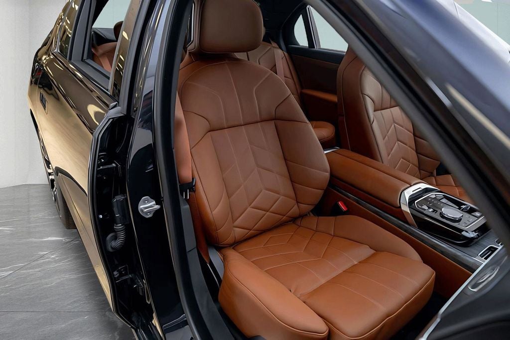 2025 BMW 7 Series 760i xDrive