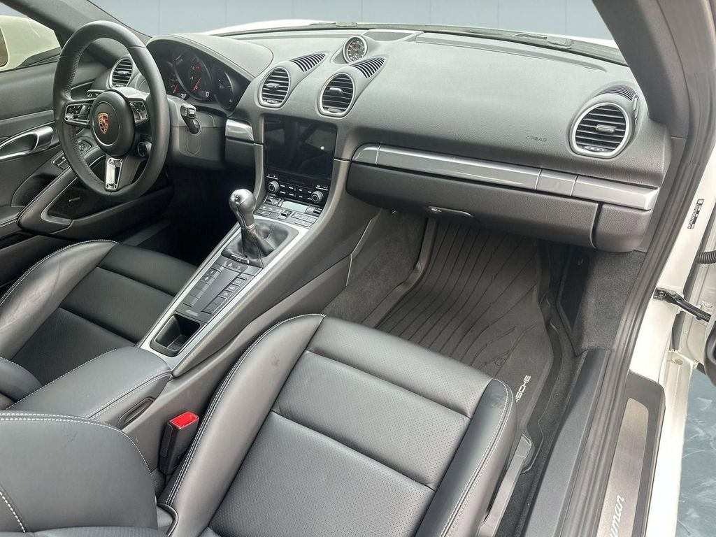 2024 Porsche 718 Cayman Style Edition