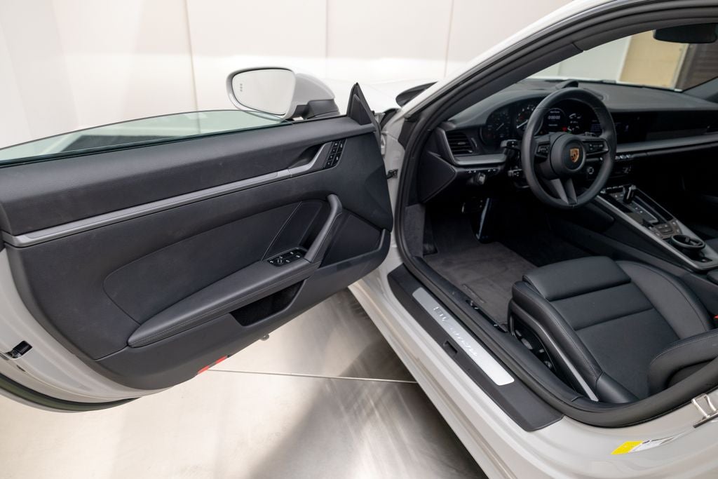 2023 Porsche 911 Carrera