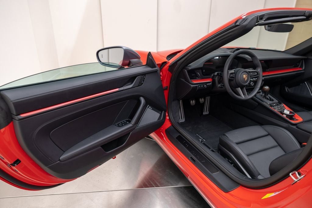 2025 Porsche 911 Carrera T