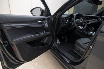 2023 Alfa Romeo Stelvio Quadrifoglio