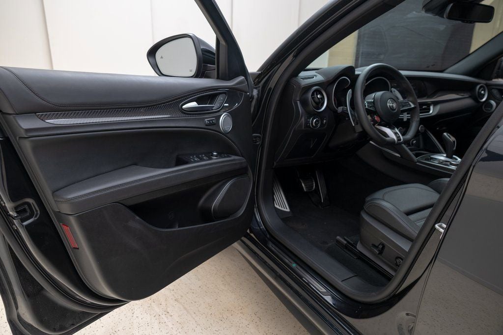 2023 Alfa Romeo Stelvio Quadrifoglio